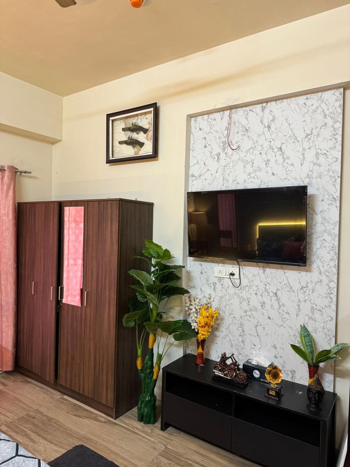 Luxury Studio Near Expo Mart Greater Noida Exterior photo